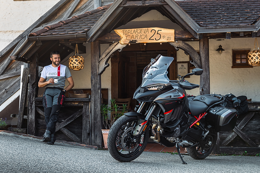 MY24_Ducati_Multistrada_V4s_Grand_Tour_052_UC549524_High