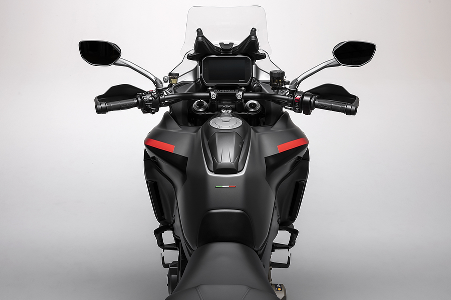 MY24_Ducati_Multistrada_V4s_Grand_Tour_040_UC549514_High