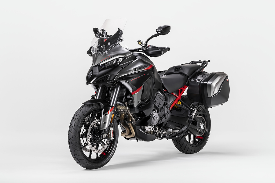 MY24_Ducati_Multistrada_V4s_Grand_Tour_005_UC549472_High