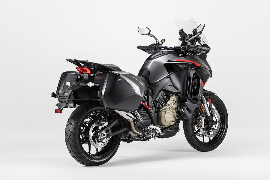 MY24_Ducati_Multistrada_V4s_Grand_Tour_003_UC549468_High