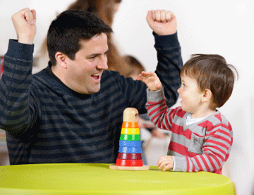 Parent_praise_toddler_web