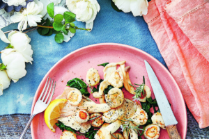 Sautéed Scallops with Mushrooms and Spinach