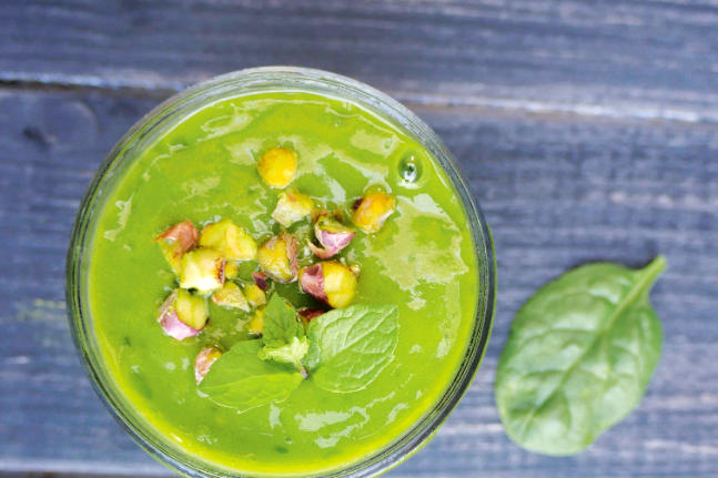 Kale & Mango Breakfast Smoothie