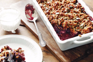 Apple & Berry Crumble