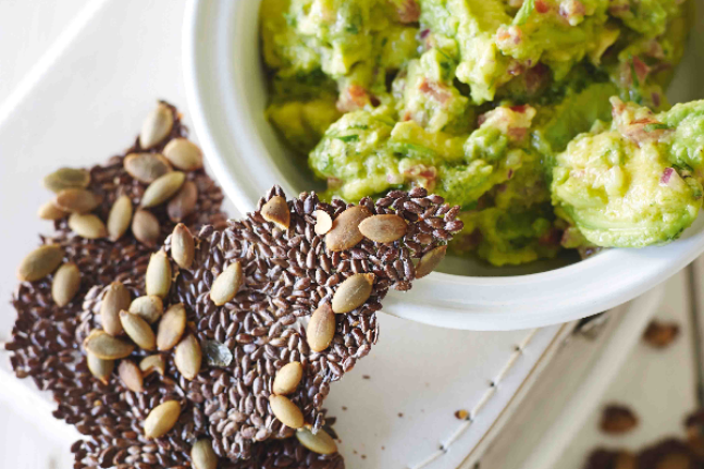 Linseed_Crackers_Guacamole