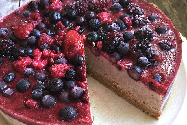 Fresh berry cake | Tesco Real Food