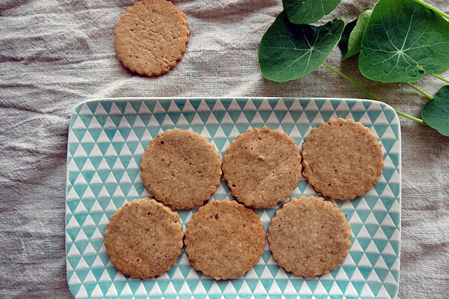 Vegan Spelt and Star Anise Biscuits with Maple Syrup Recipe